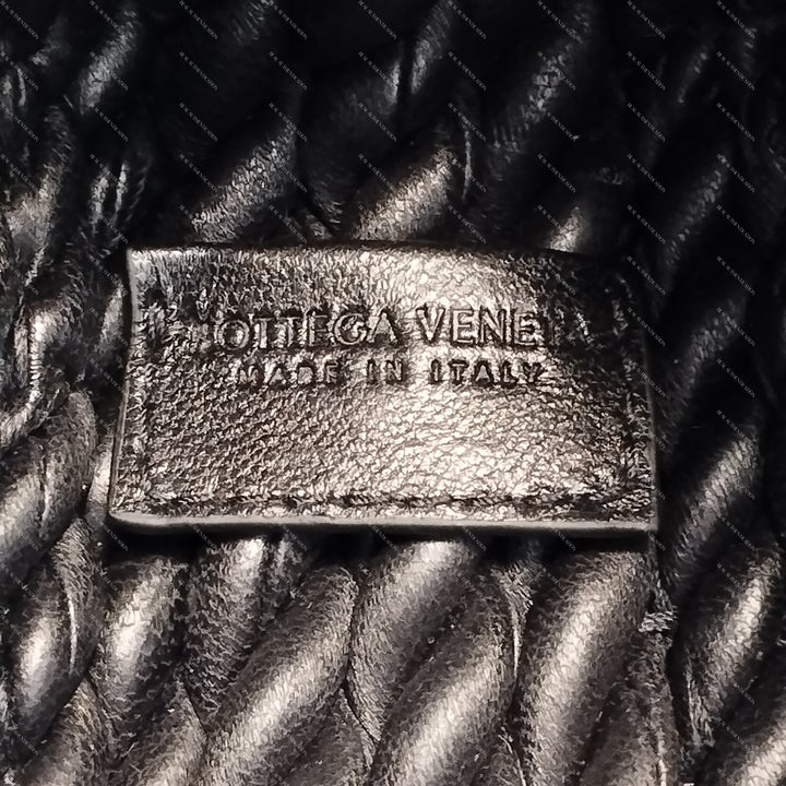 Bottega Veneta Cuir d’agneau Torchon Classic Pomponed Twisted Sac porté croisé