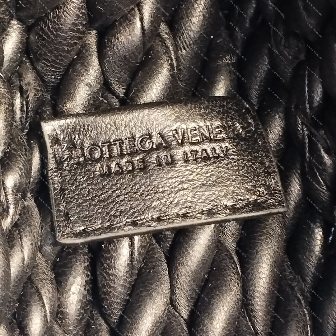 Bottega Veneta Cuir d’agneau Torchon Classic Pomponed Twisted Sac porté croisé