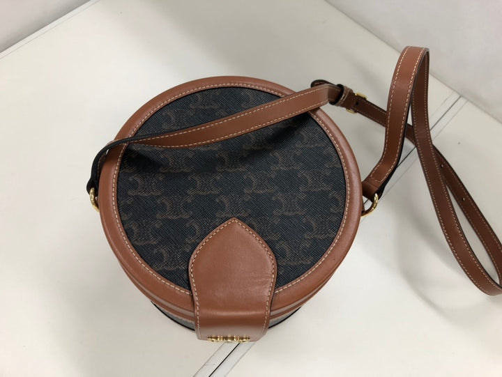 Celine Medium Triomphe Coated Toile Tambour Sac porté croisé