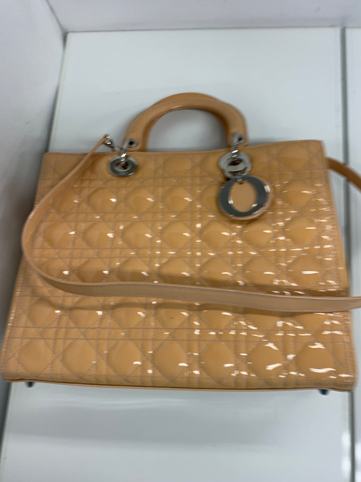 Dior Large Cuir verni Cannage Lady Dior