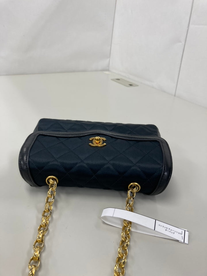 Chanel CC Matelassé Satin Bijoux Chain Simple rabat