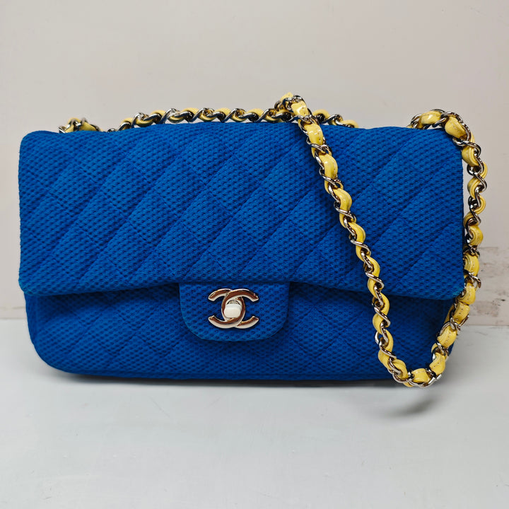 Chanel Medium Matelassé perforé Jersey Simple rabat