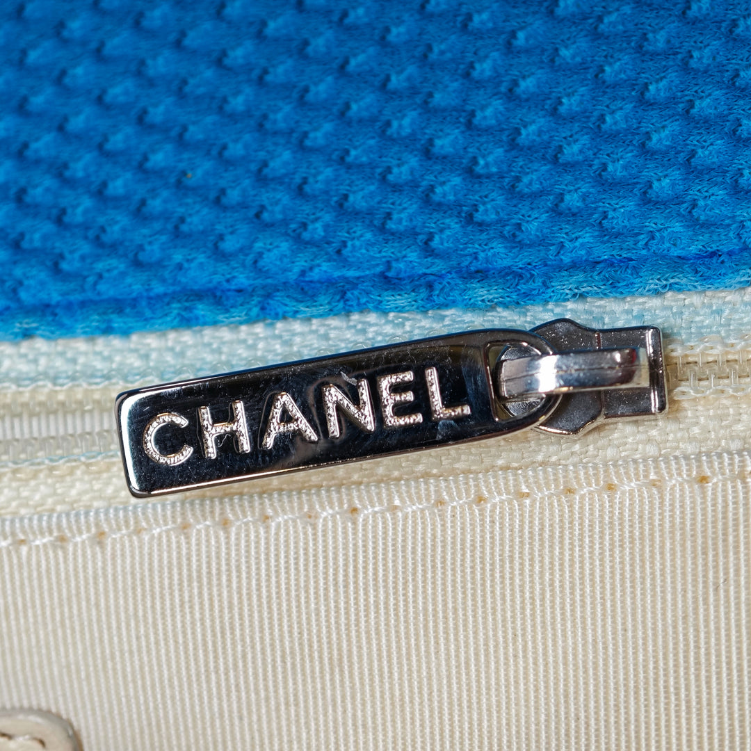 Chanel Medium Matelassé perforé Jersey Simple rabat
