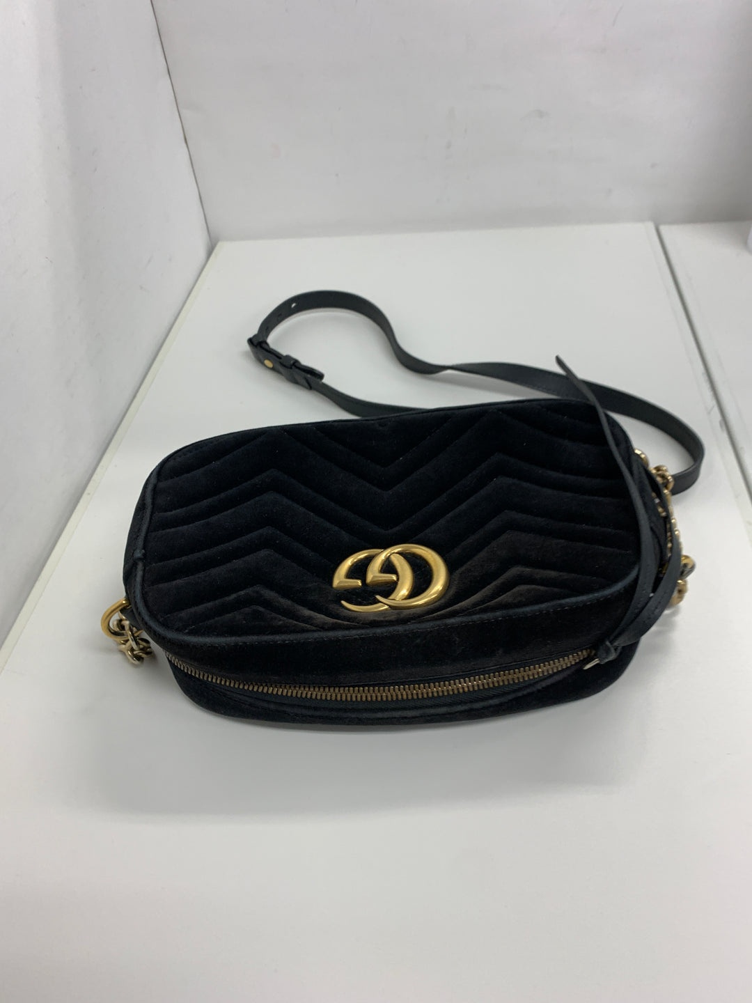 Gucci Small GG Marmont Matelasse Velours Sac porté croisé