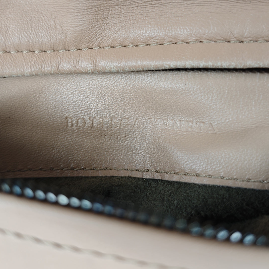 Bottega Veneta Nappa embossé Intrecciato Turn Lock Pochette