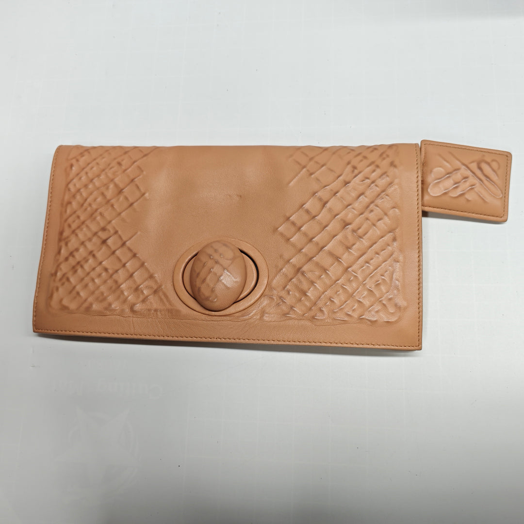 Bottega Veneta Nappa embossé Intrecciato Turn Lock Pochette