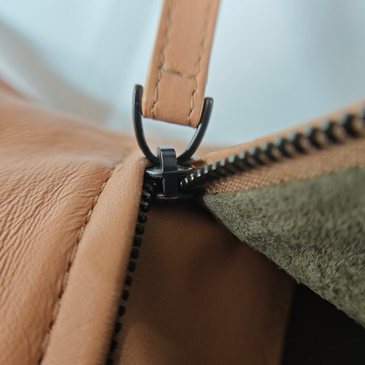 Bottega Veneta Nappa embossé Intrecciato Turn Lock Pochette