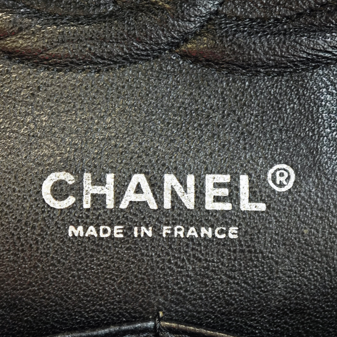 Chanel Medium Classic perforé Cuir d’agneau Double rabat