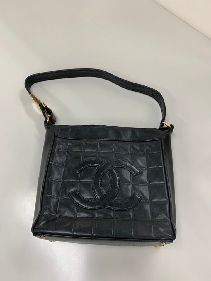 Chanel CC Chocolate Bar Cuir d’agneau Sac bandoulière