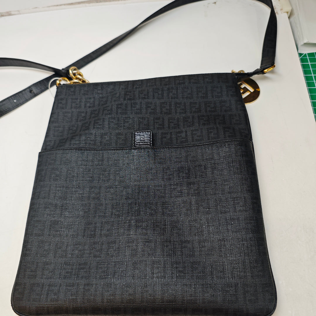 Fendi Zucchino Coated Toile Charm Zip Sac porté croisé
