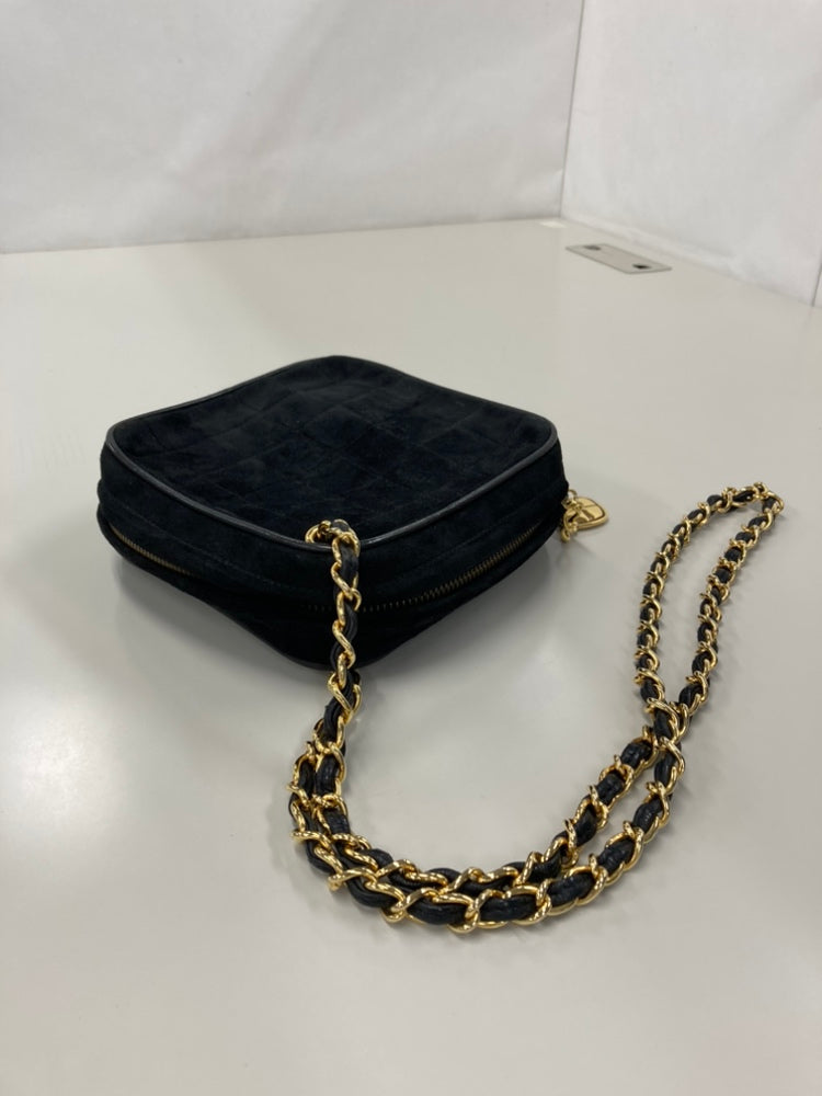 Chanel CC Matelassé Daim Diamon Pompon Sac
