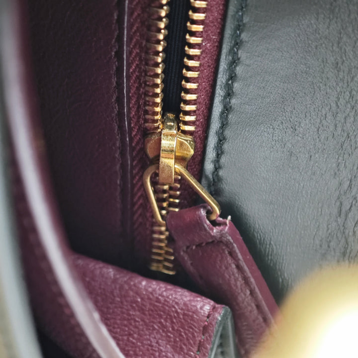 Saint Laurent Smooth Cuir de veau Monogram Cassandra Clasp Sac