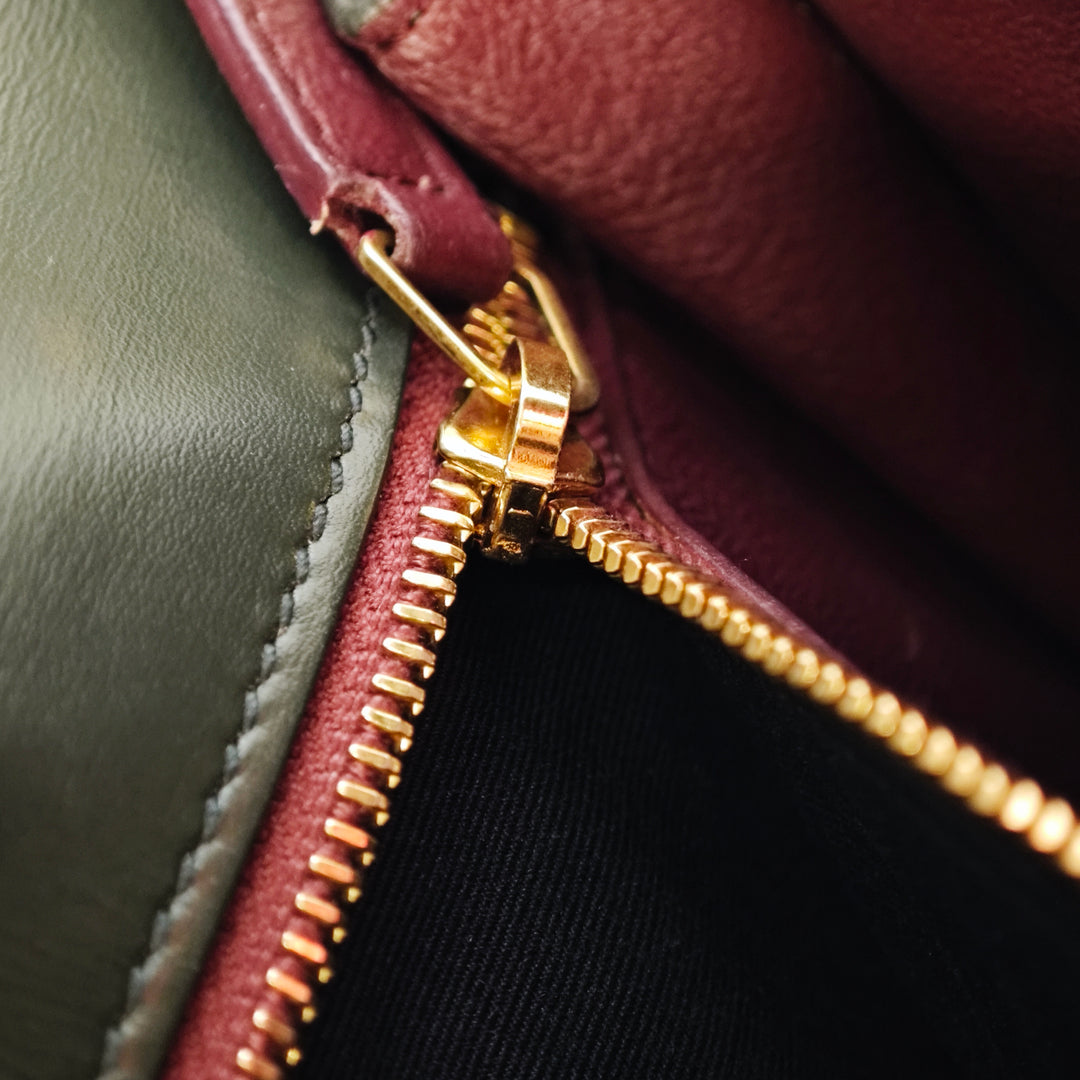 Saint Laurent Smooth Cuir de veau Monogram Cassandra Clasp Sac