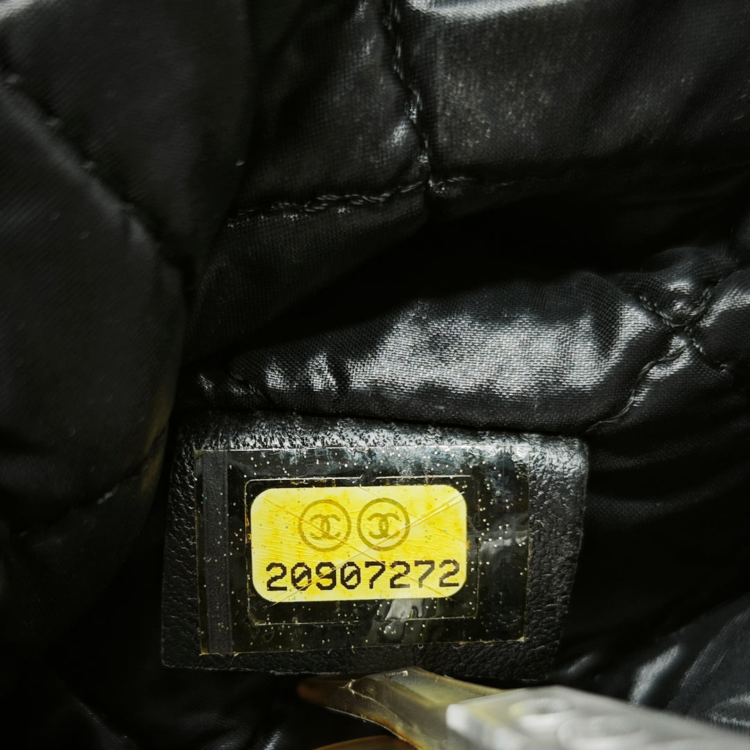 Chanel Matelassé Cuir d’agneau CC Beauty Foldover Pochette