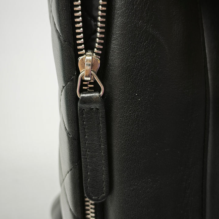 Chanel Matelassé Cuir d’agneau CC Beauty Foldover Pochette