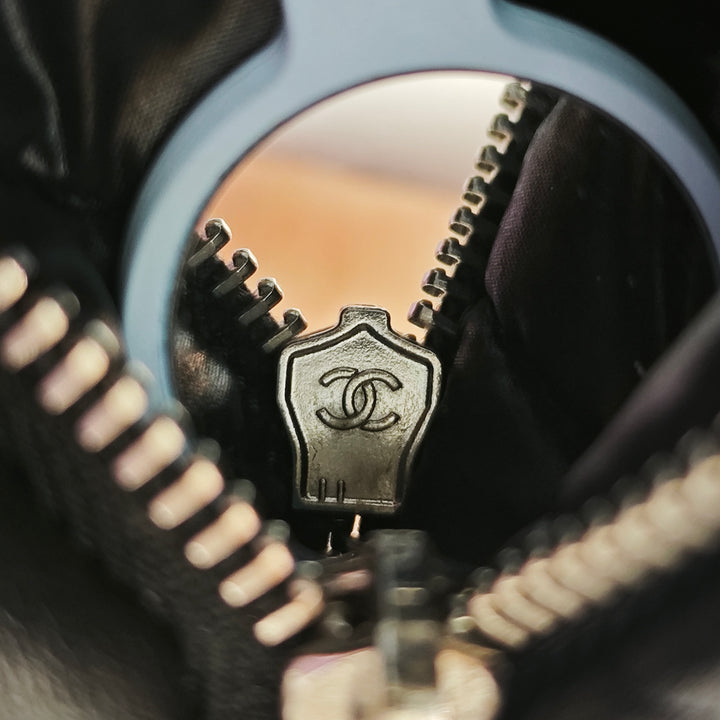 Chanel Matelassé Cuir d’agneau CC Beauty Foldover Pochette
