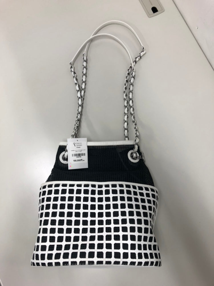 Chanel CC Mesh et Cuir de veau Bucket Sac