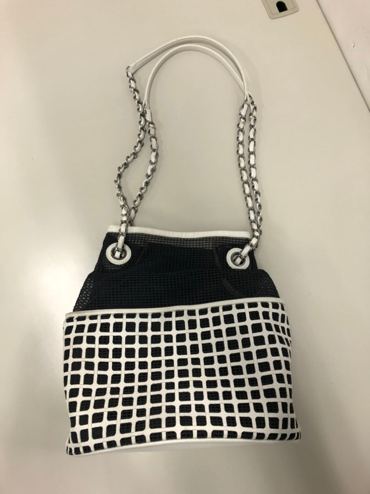 Chanel CC Mesh et Cuir de veau Bucket Sac