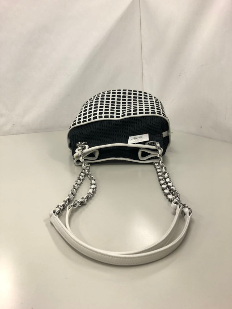 Chanel CC Mesh et Cuir de veau Bucket Sac