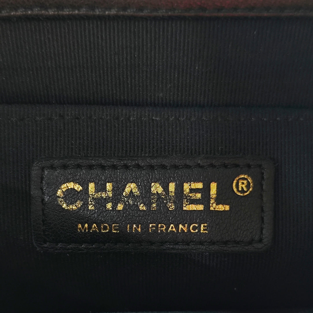 Chanel Mini Matelassé Cuir d’agneau Crush on Chains à rabat