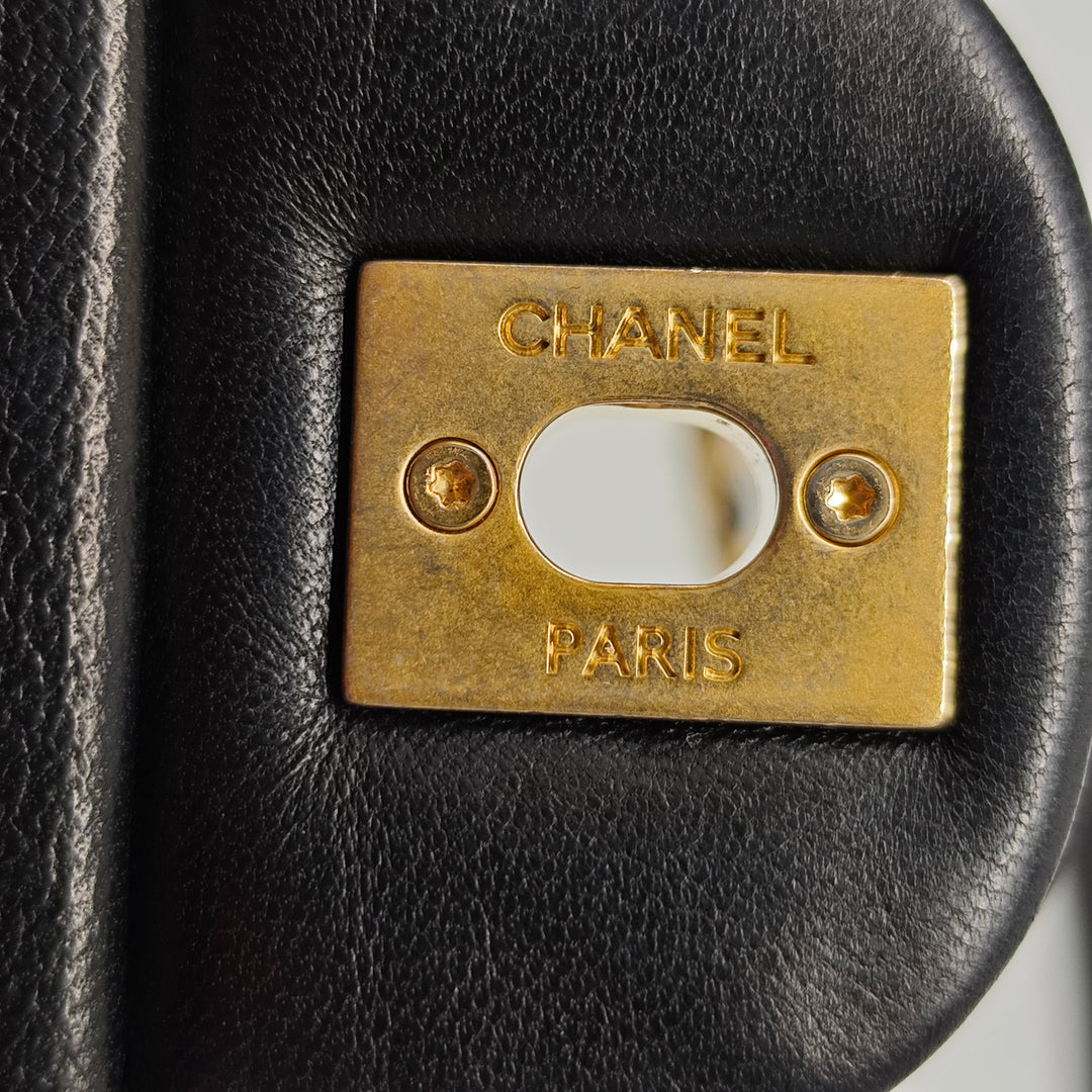 Chanel Mini Matelassé Cuir d’agneau Crush on Chains à rabat