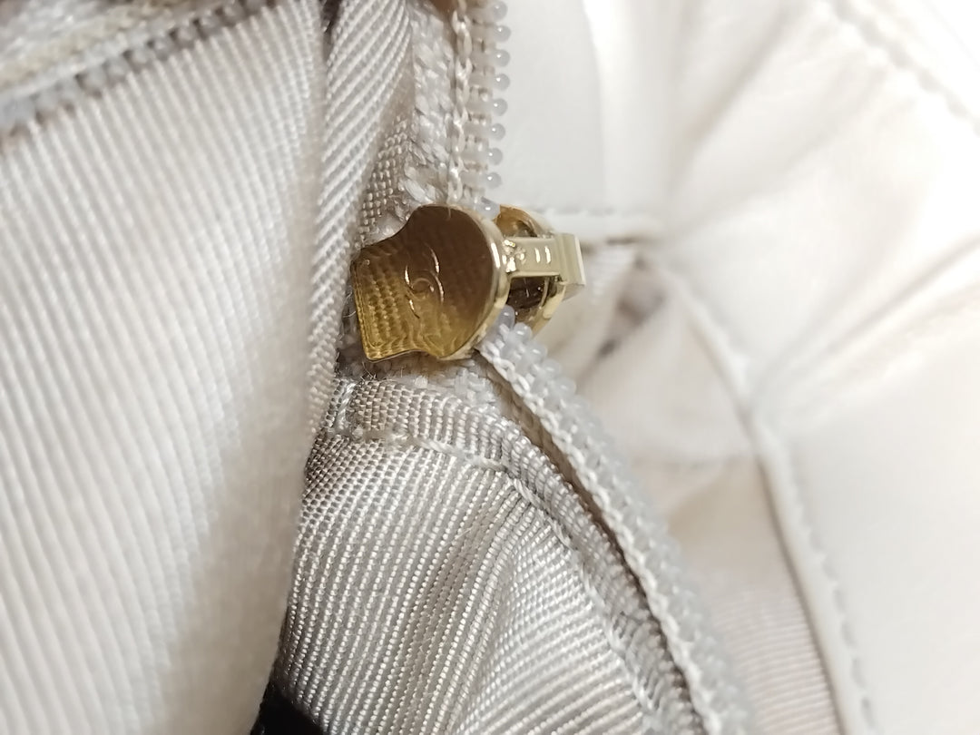 Chanel Medium Cuir d’agneau 19 à rabat