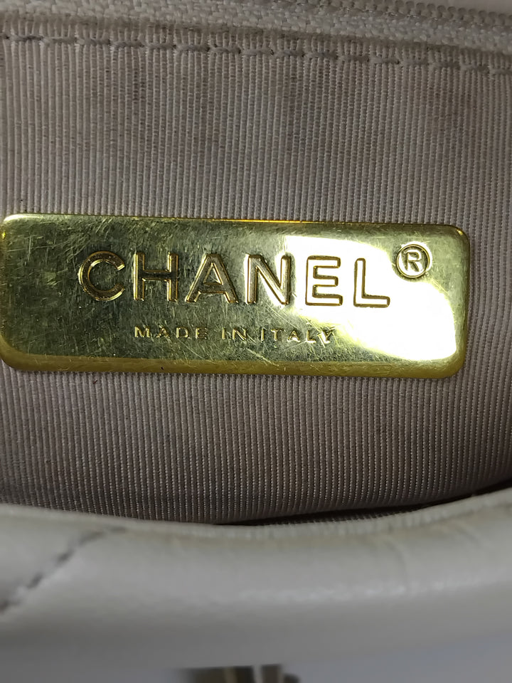 Chanel Medium Cuir d’agneau 19 à rabat