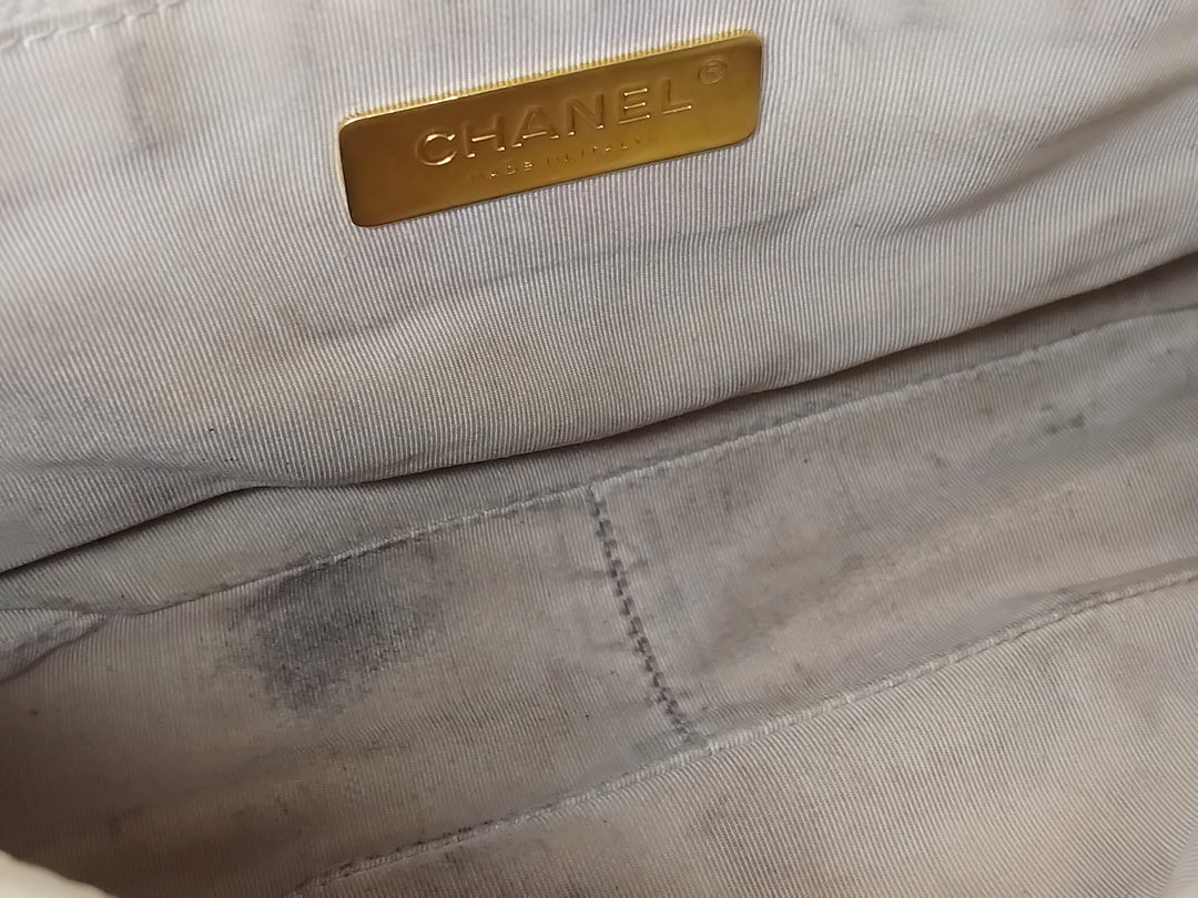 Chanel Medium Cuir d’agneau 19 à rabat