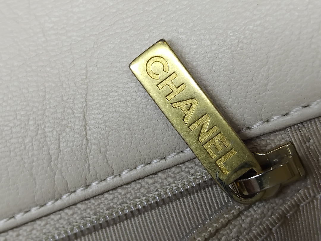 Chanel Medium Cuir d’agneau 19 à rabat