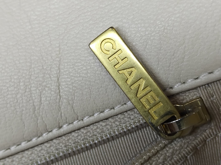 Chanel Medium Cuir d’agneau 19 à rabat