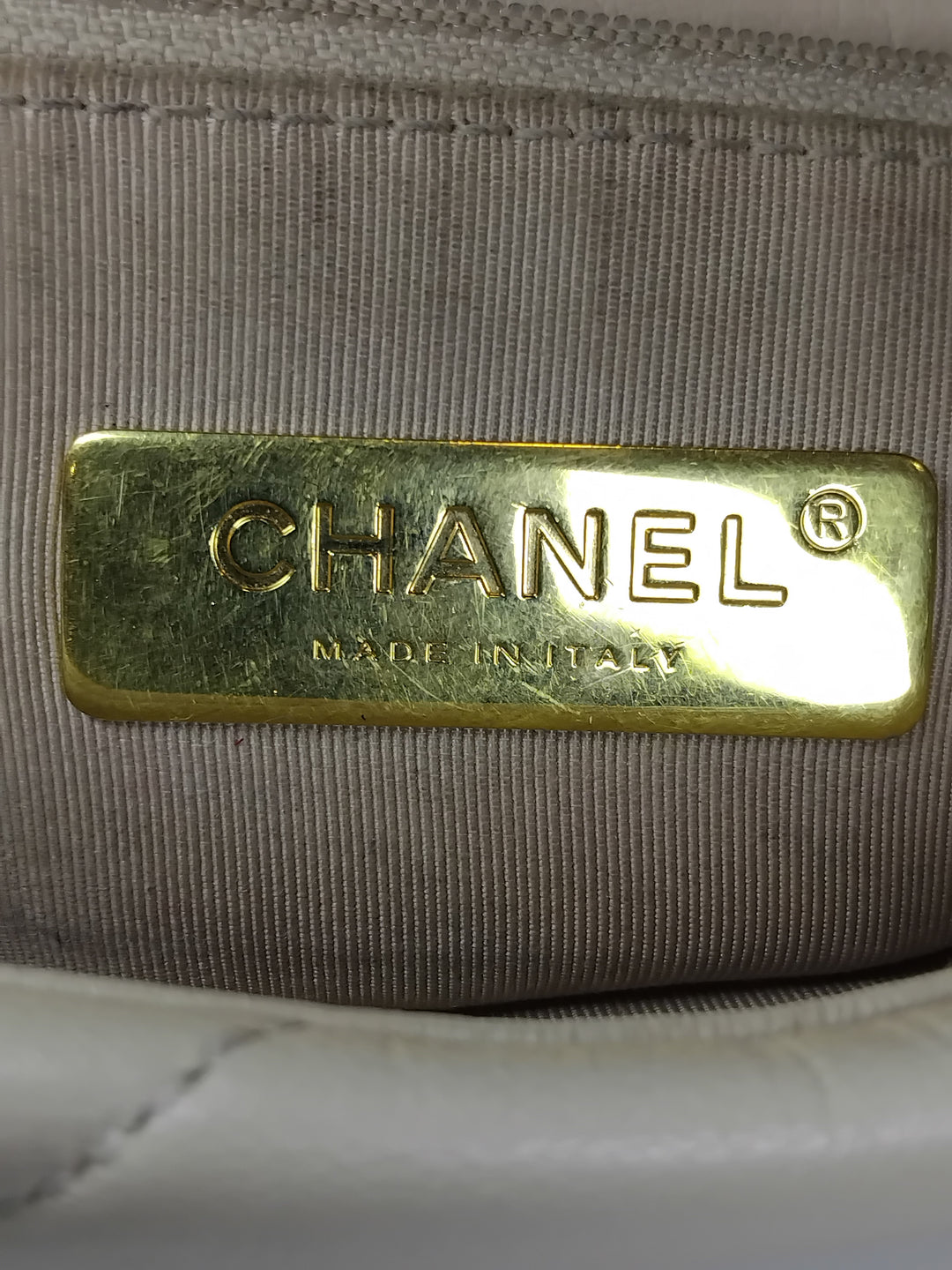 Chanel Medium Cuir d’agneau 19 à rabat