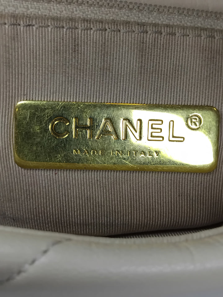 Chanel Medium Cuir d’agneau 19 à rabat