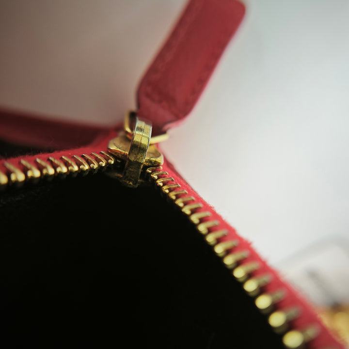 Saint Laurent Grain De Poudre Cassandre Envelope Chain Portefeuille