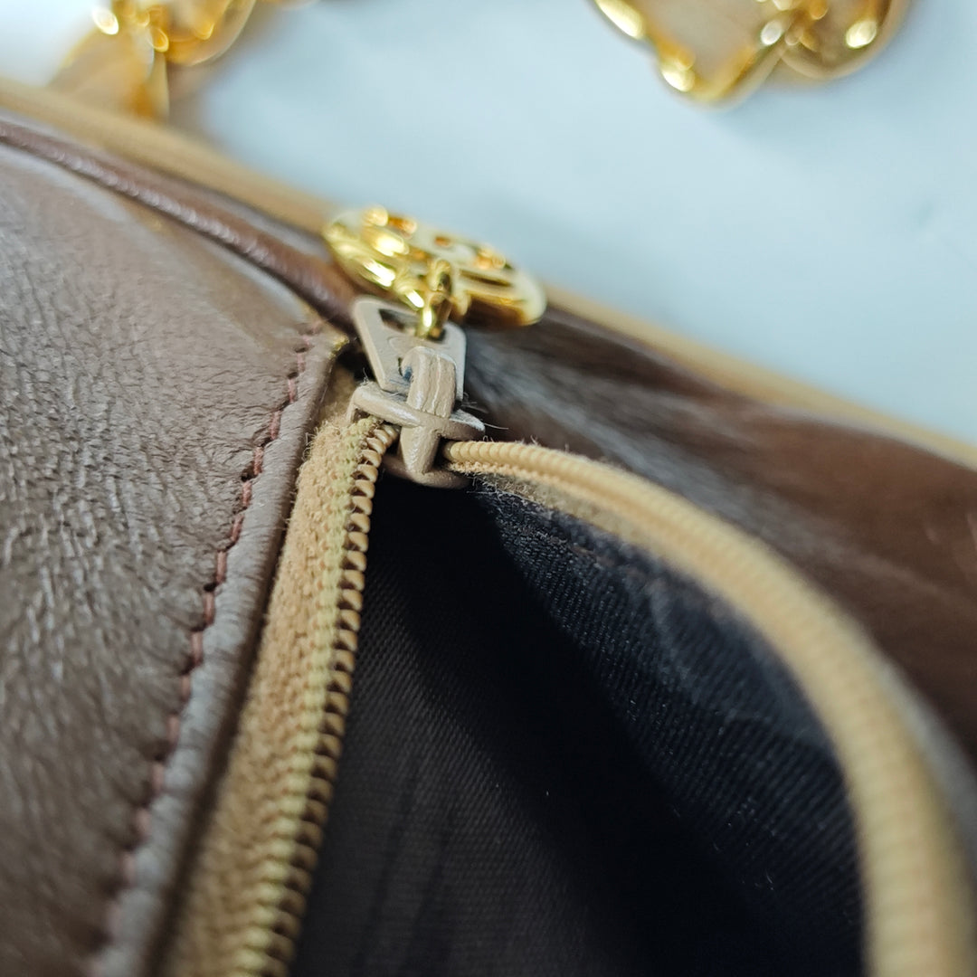 Chanel CC Matelassé Daim Kiss Lock Sac à main