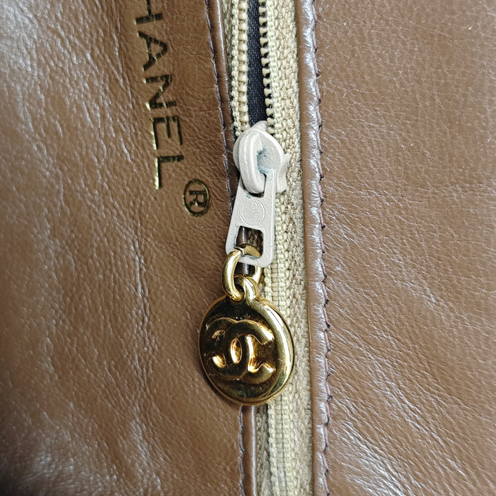 Chanel CC Matelassé Daim Kiss Lock Sac à main