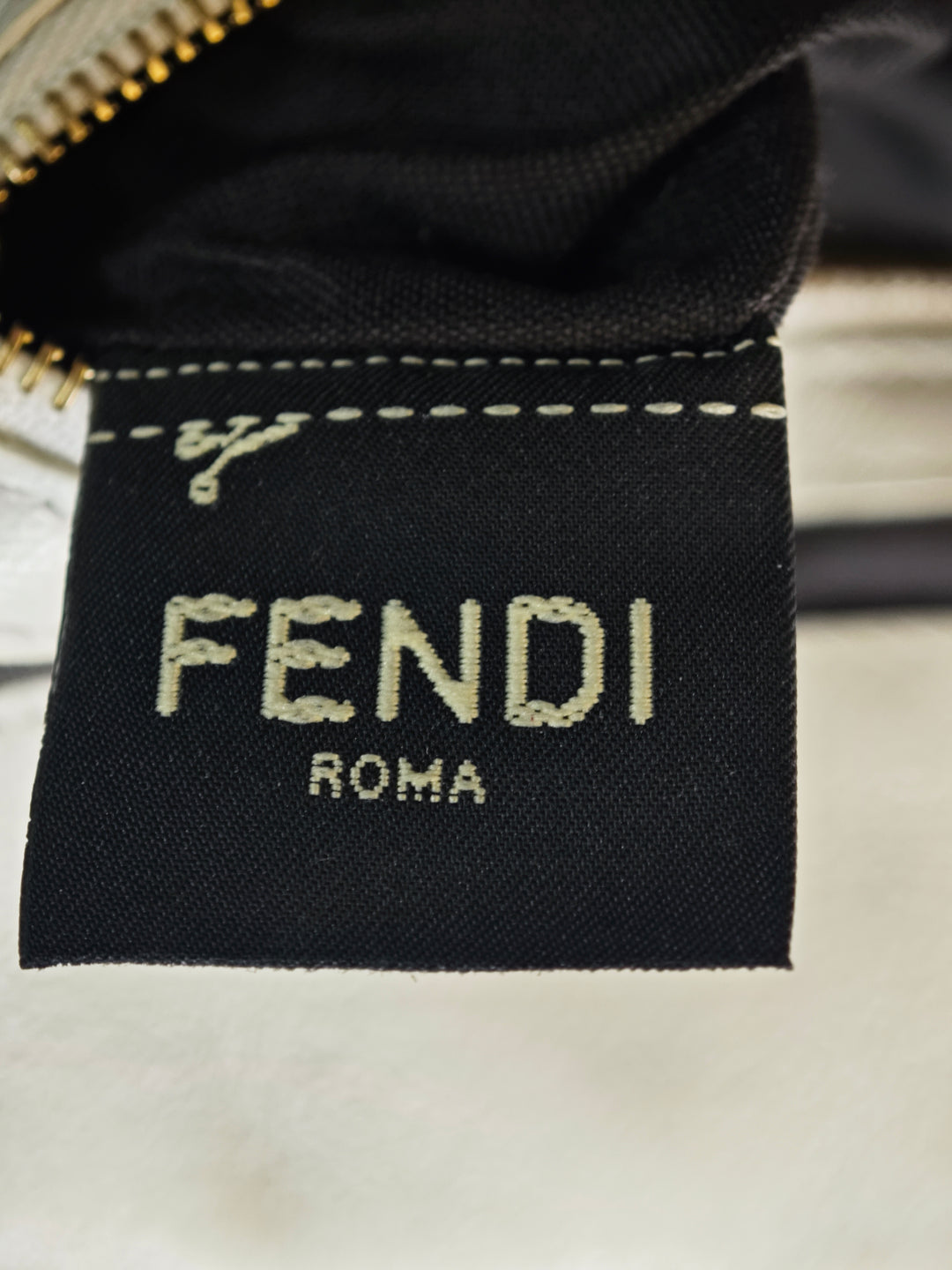 Fendi Zucca embossé Cuir Baguette Sac