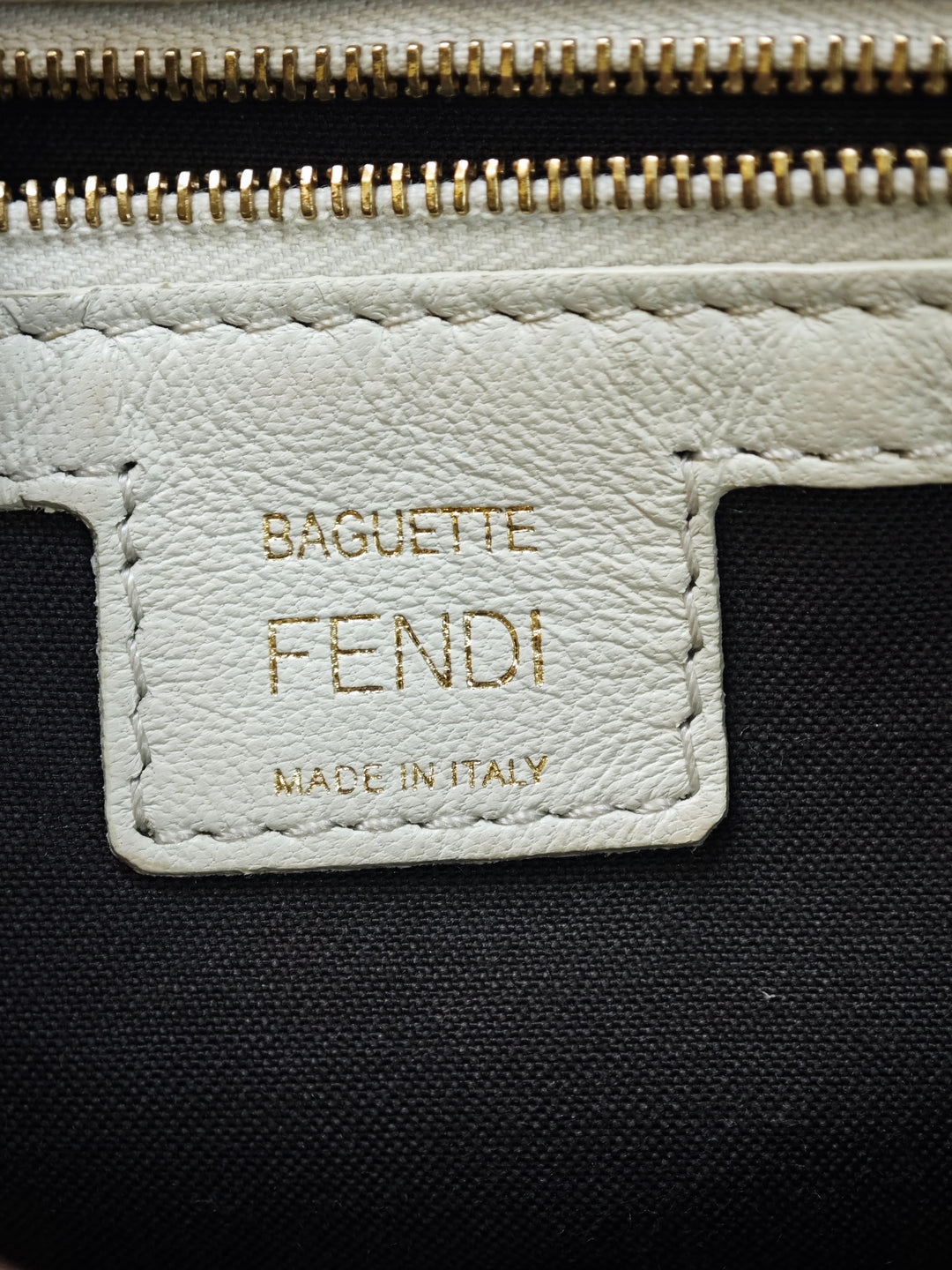 Fendi Zucca embossé Cuir Baguette Sac