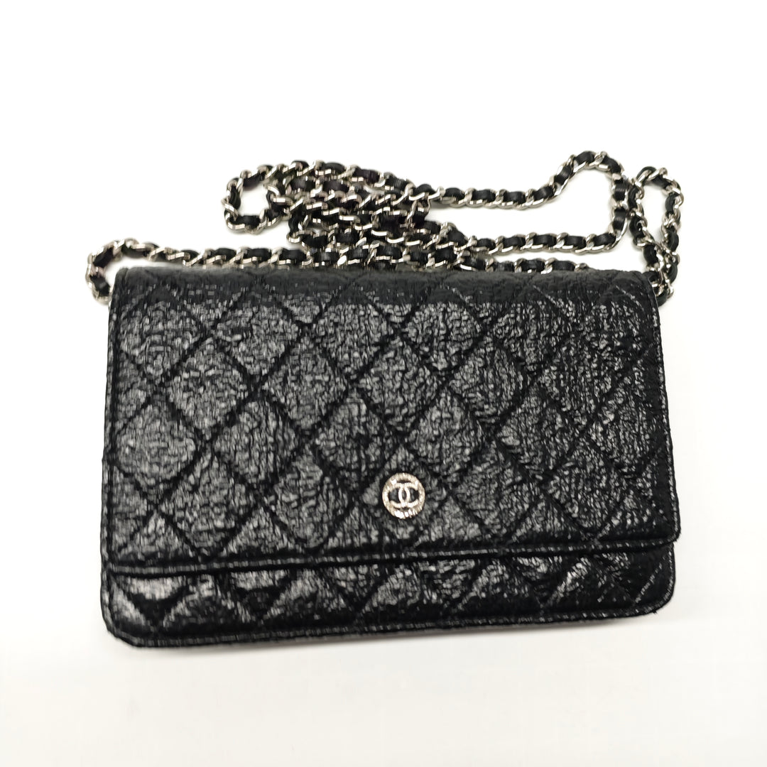 Chanel CC Matelassé froissé Cuir verni Wallet on Chain