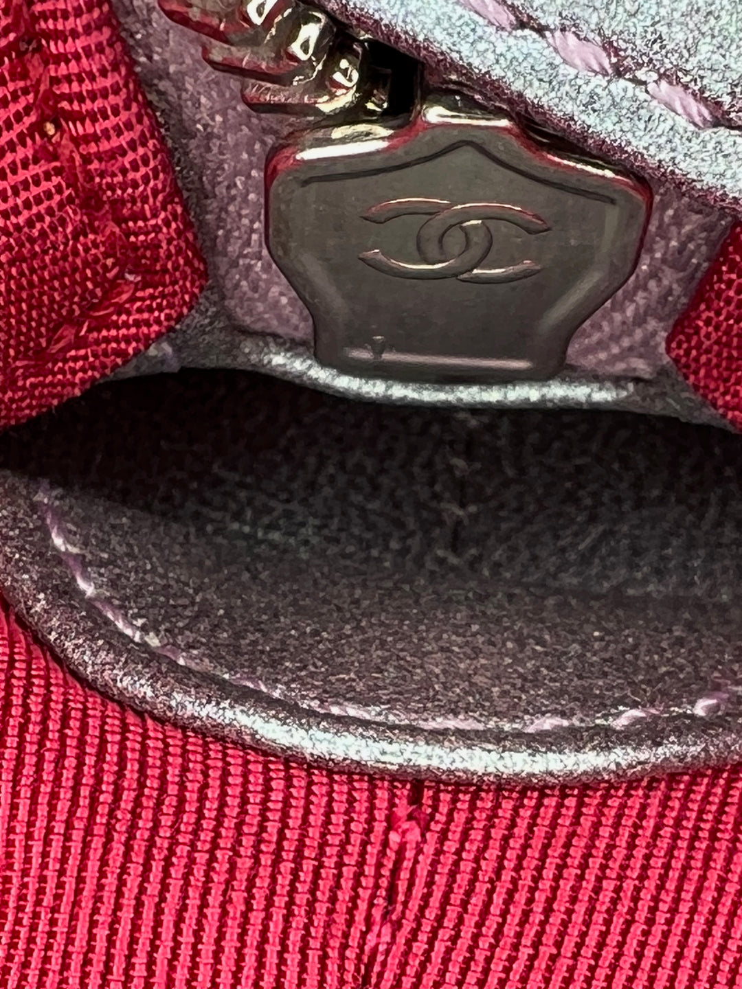 Chanel Medium Iridescent Cuir de veau Gabrielle Sac porté croisé