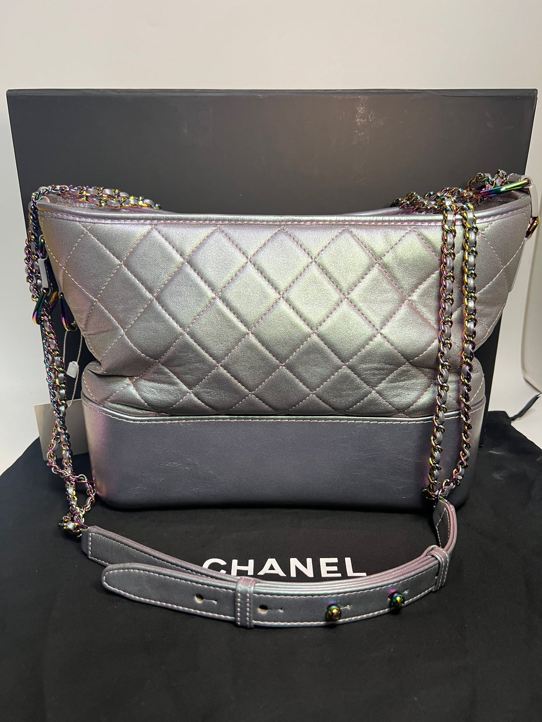 Chanel Medium Iridescent Cuir de veau Gabrielle Sac porté croisé