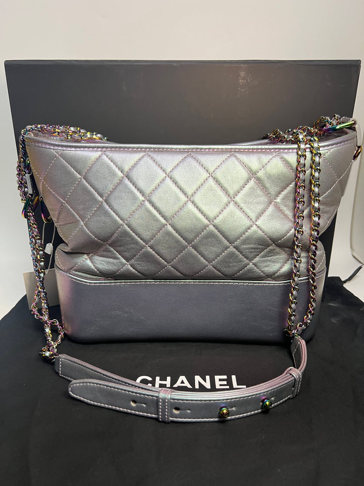 Chanel Medium Iridescent Cuir de veau Gabrielle Sac porté croisé