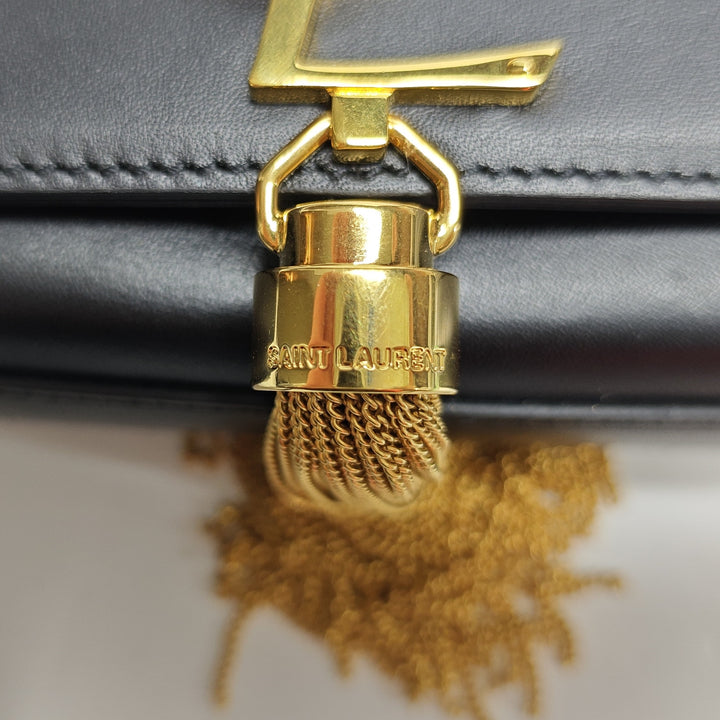 Saint Laurent Small Smooth Cuir de veau Monogram Kate Pompon Sac porté croisé