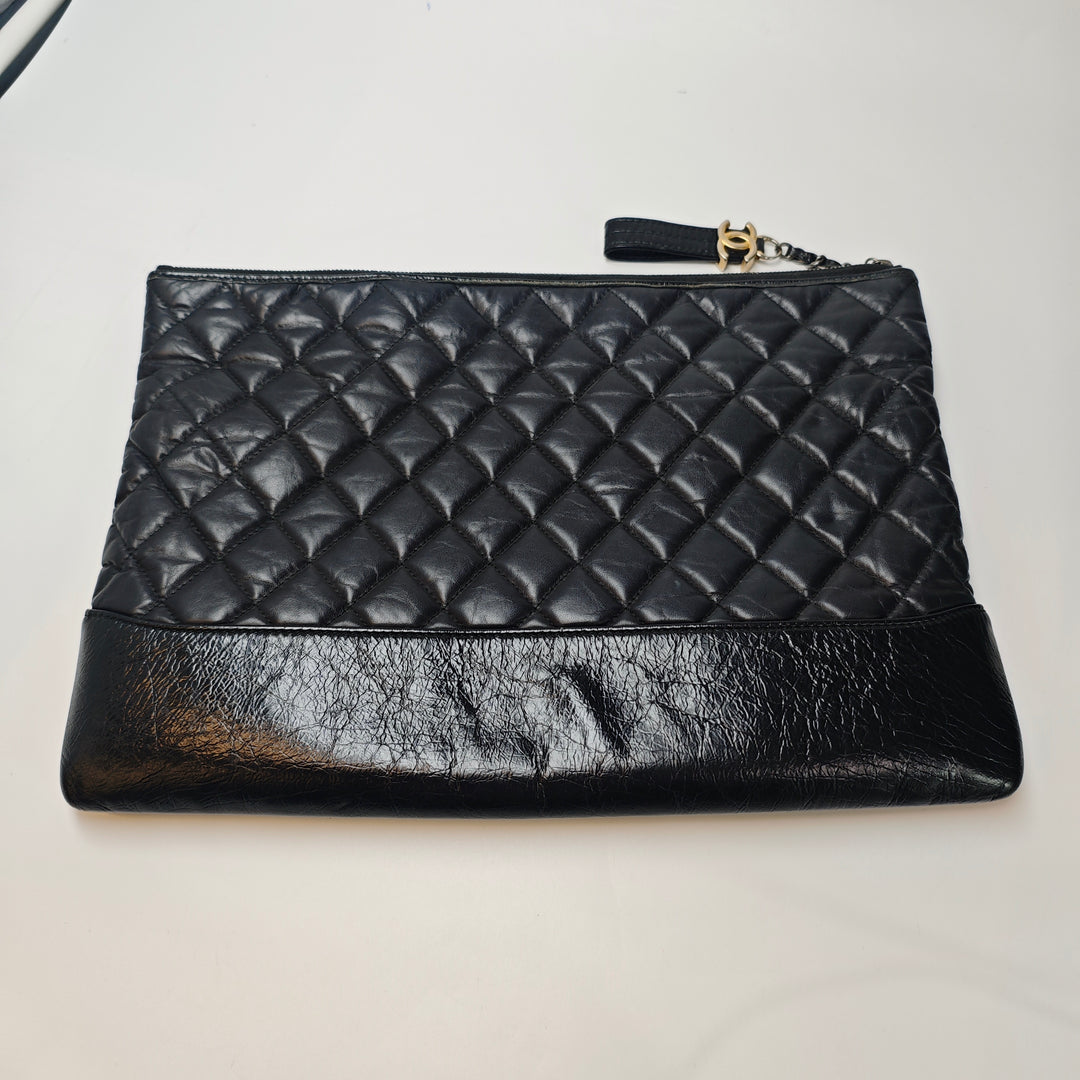 Chanel Large vieilli Cuir de veau Gabrielle O Étui Pochette