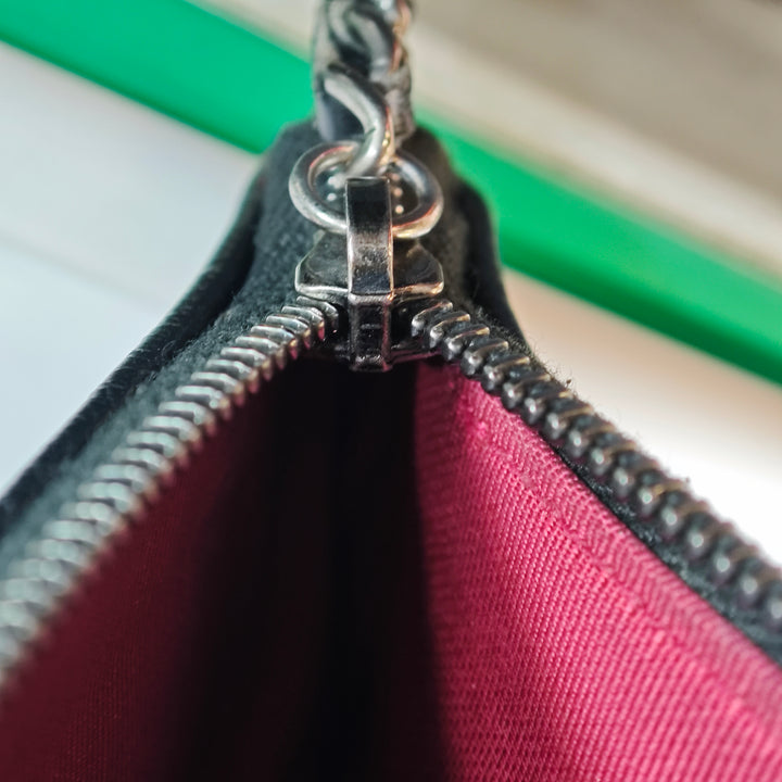 Chanel Large vieilli Cuir de veau Gabrielle O Étui Pochette