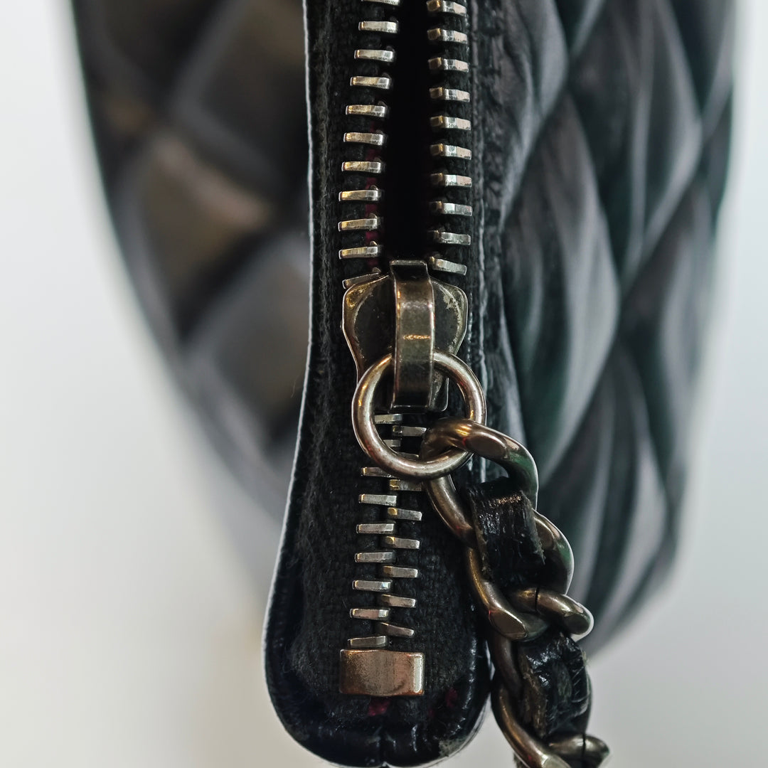 Chanel Large vieilli Cuir de veau Gabrielle O Étui Pochette