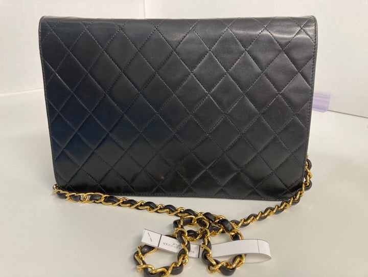 Chanel Medium CC Matelassé Cuir d’agneau Simple rabat
