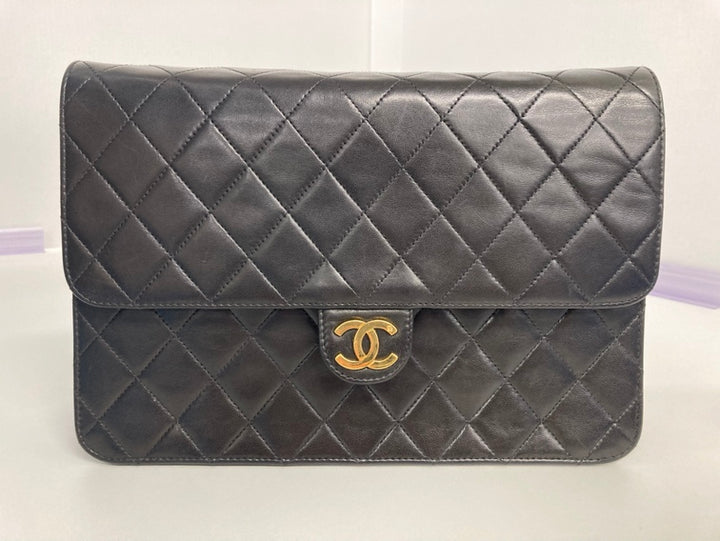 Chanel Medium CC Matelassé Cuir d’agneau Simple rabat