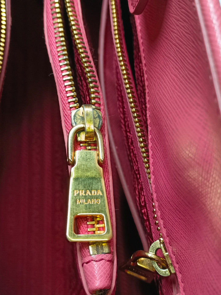 Prada Medium Saffiano Lux Open Promenade Sac
