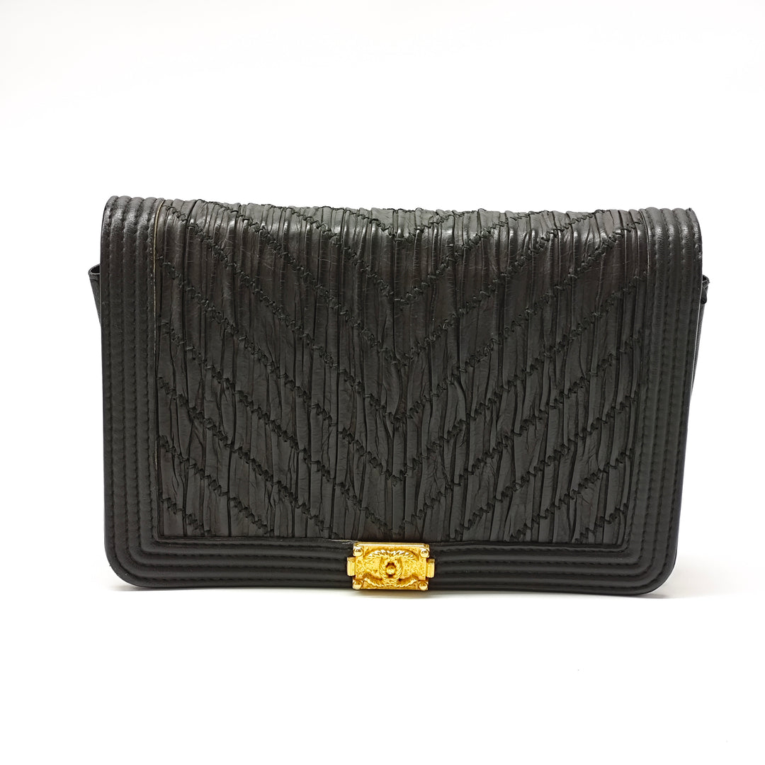Chanel Pleated Crumpled Chevron Cuir de veau Le Boy Wallet on Chain