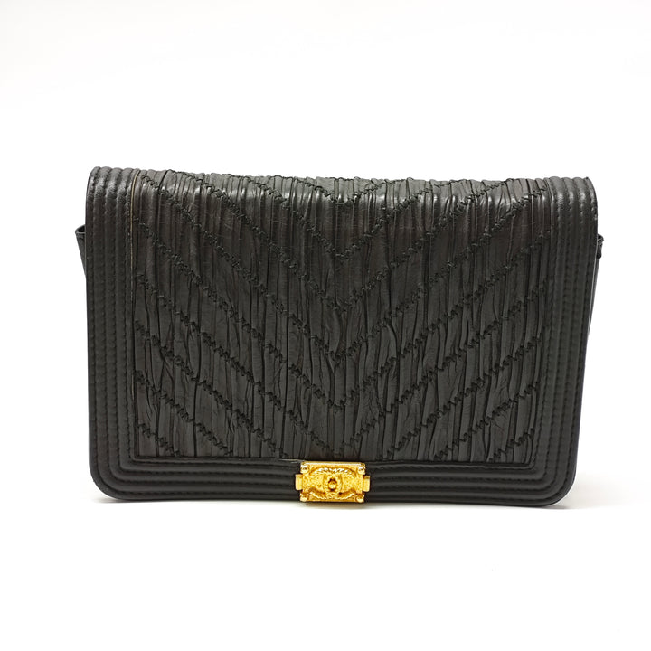 Chanel Pleated Crumpled Chevron Cuir de veau Le Boy Wallet on Chain